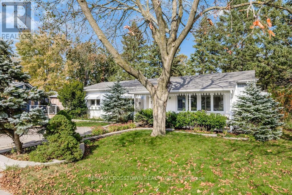 Property Photo: 2 Tamarack Court ON L9S 1M8