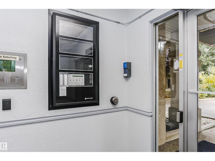 Property Photo: #124 10511 42 Av NW AB T6J 7G8