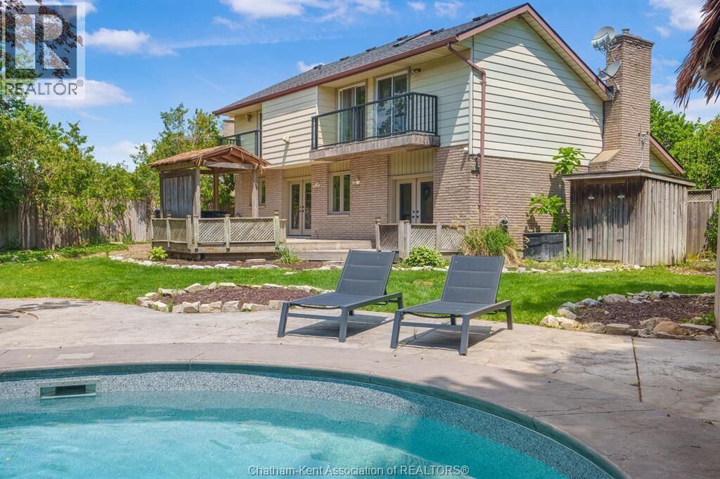 Property Photo:  74 University Drive  ON N7L 4V5 