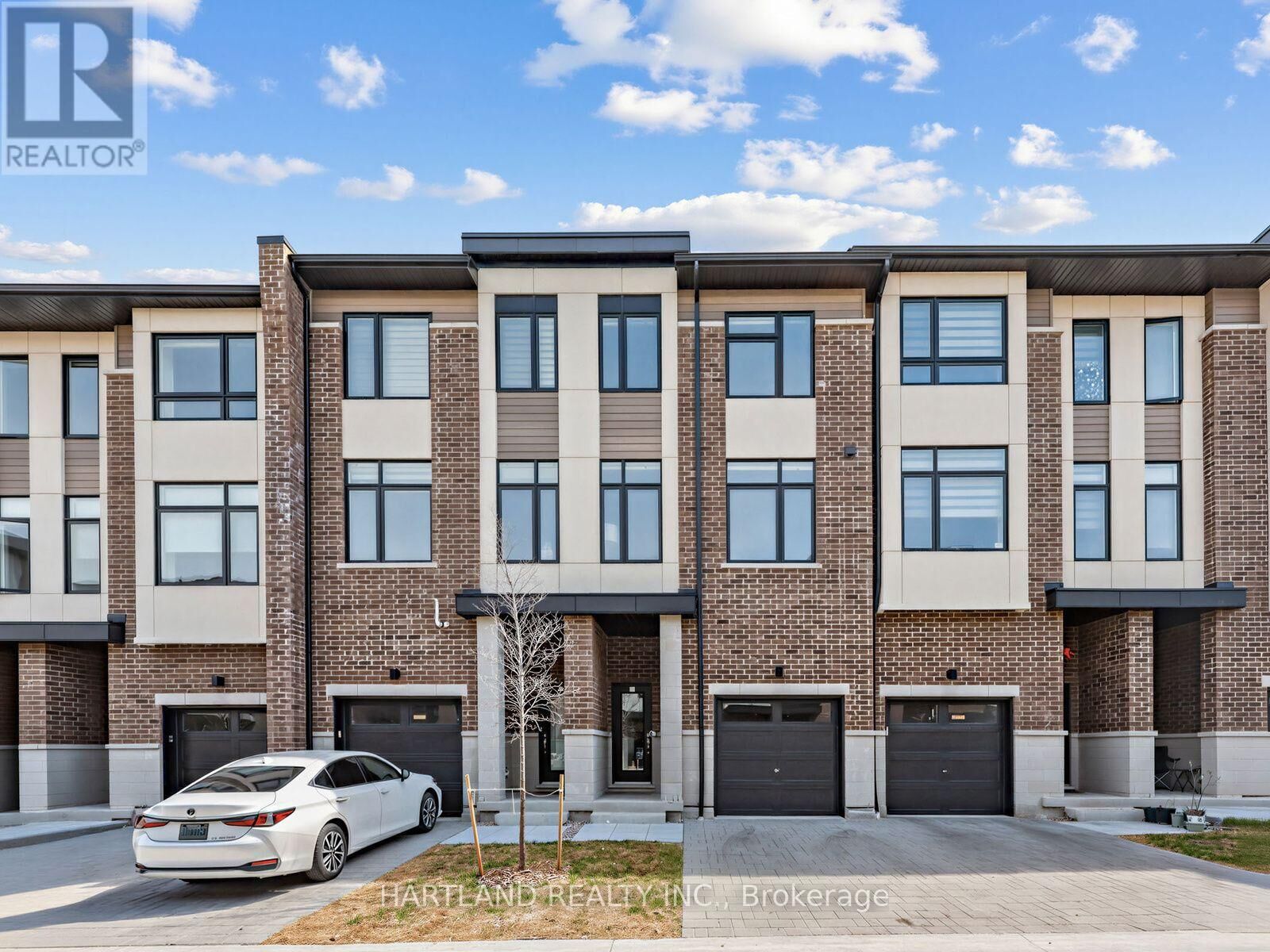 Property Photo:  1695 Dersan Street 503  ON L1X 0S9 