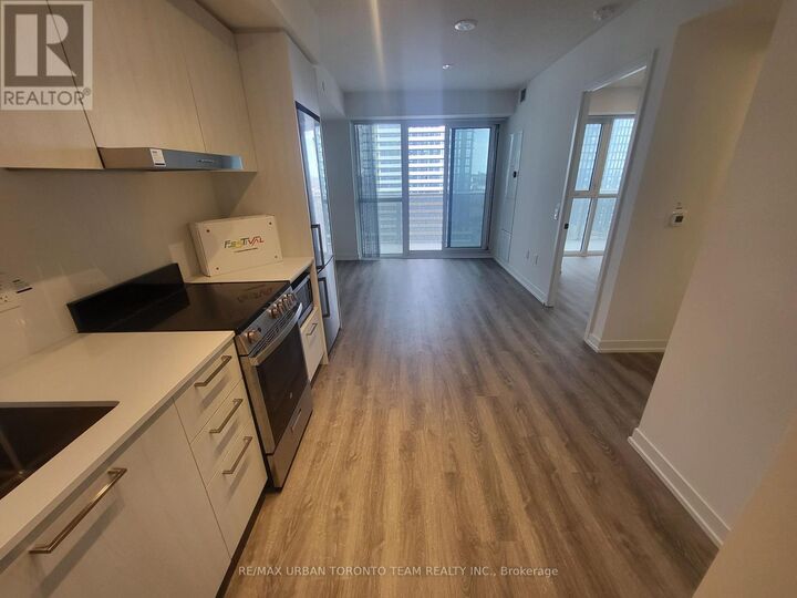 Property Photo:  195 Commerce Street 1717  ON L4K 0P9 