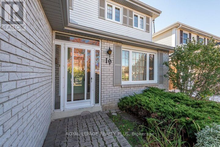 Property Photo:  19 Macdougall Drive  ON L6S 3P4 