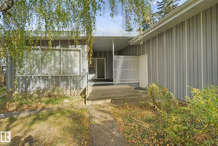 Property Photo:  15432 78 Avenue NW  AB T5R 3E1 