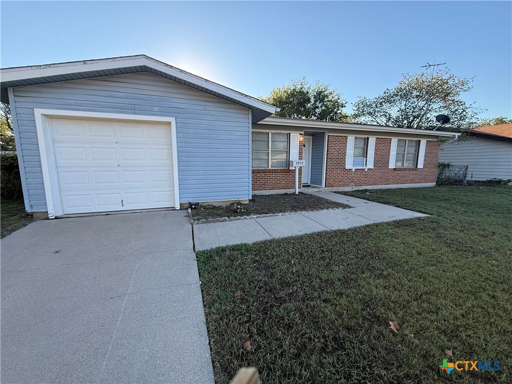 Property Photo:  1210 Alta Vista Drive  TX 76549 