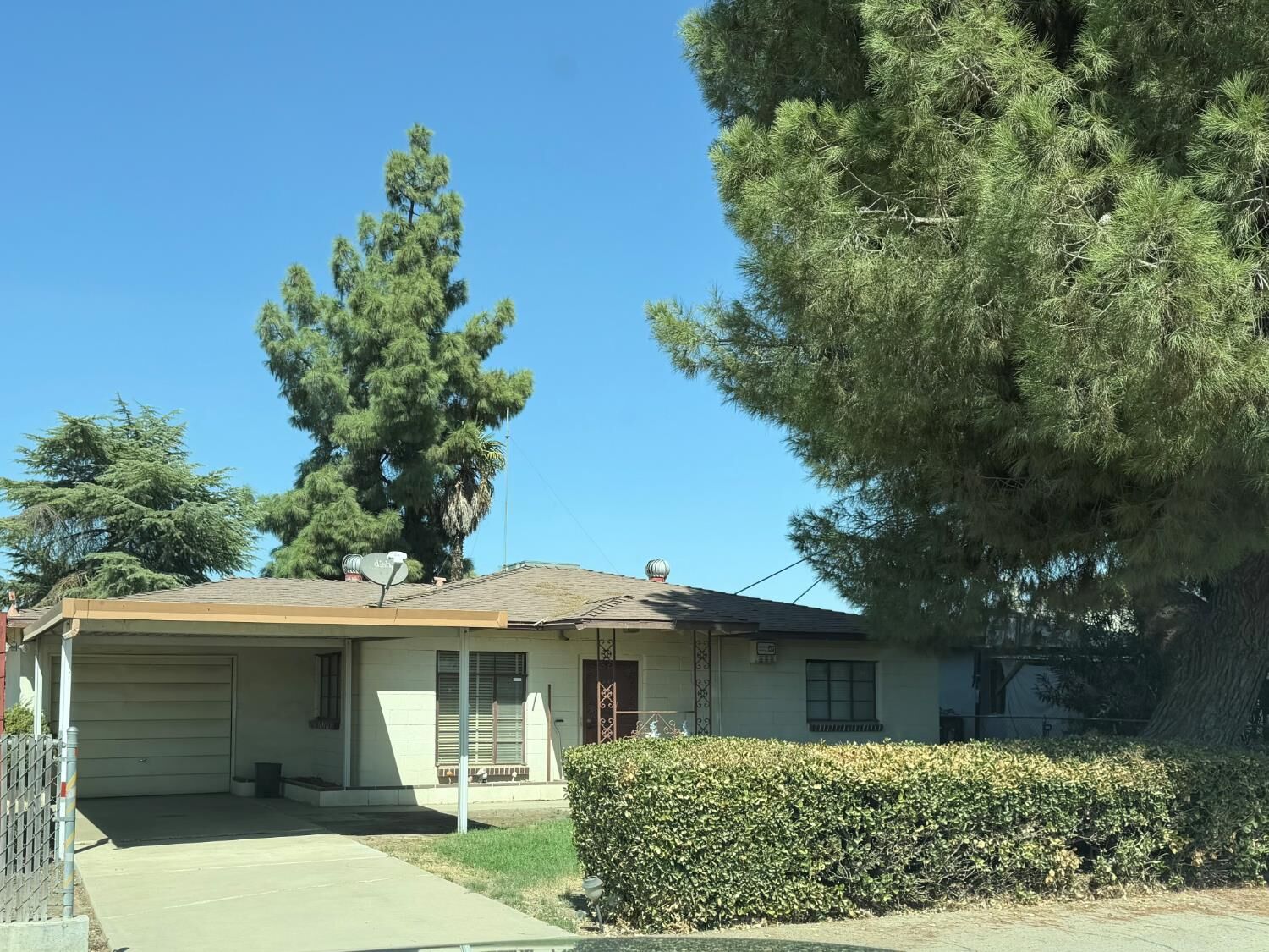 Property Photo:  2960 S Elm Avenue  CA 93706 