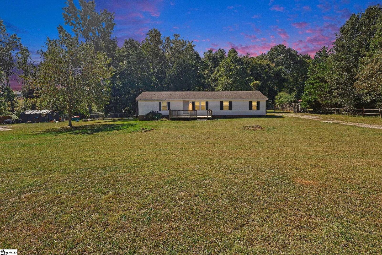Property Photo: 236 Angells Drive SC 29388
