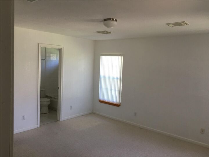 Property Photo:  10802 Heatherford Drive  TX 77041 