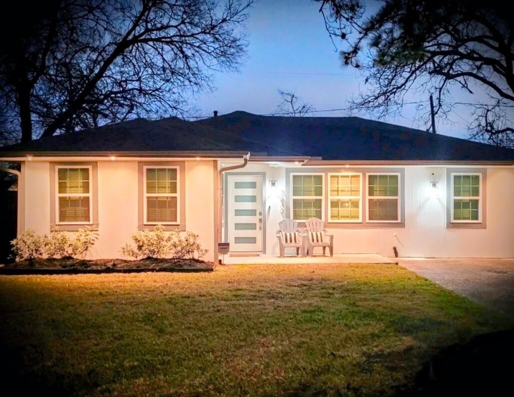 Property Photo: 3630 Luca Street TX 77021