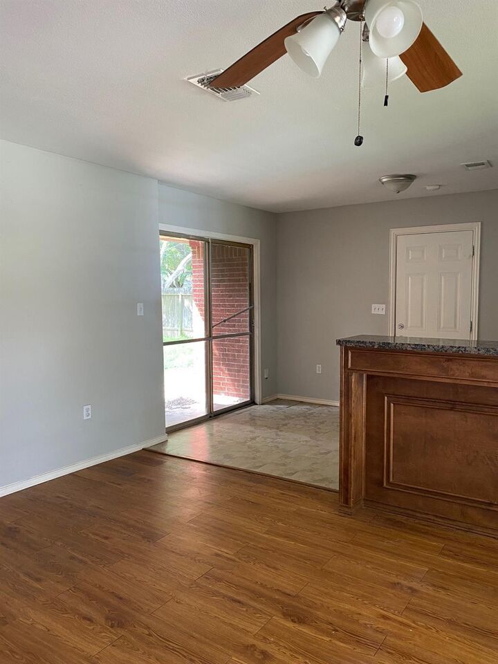 Property Photo:  1809 W 8th Street  TX 77541 