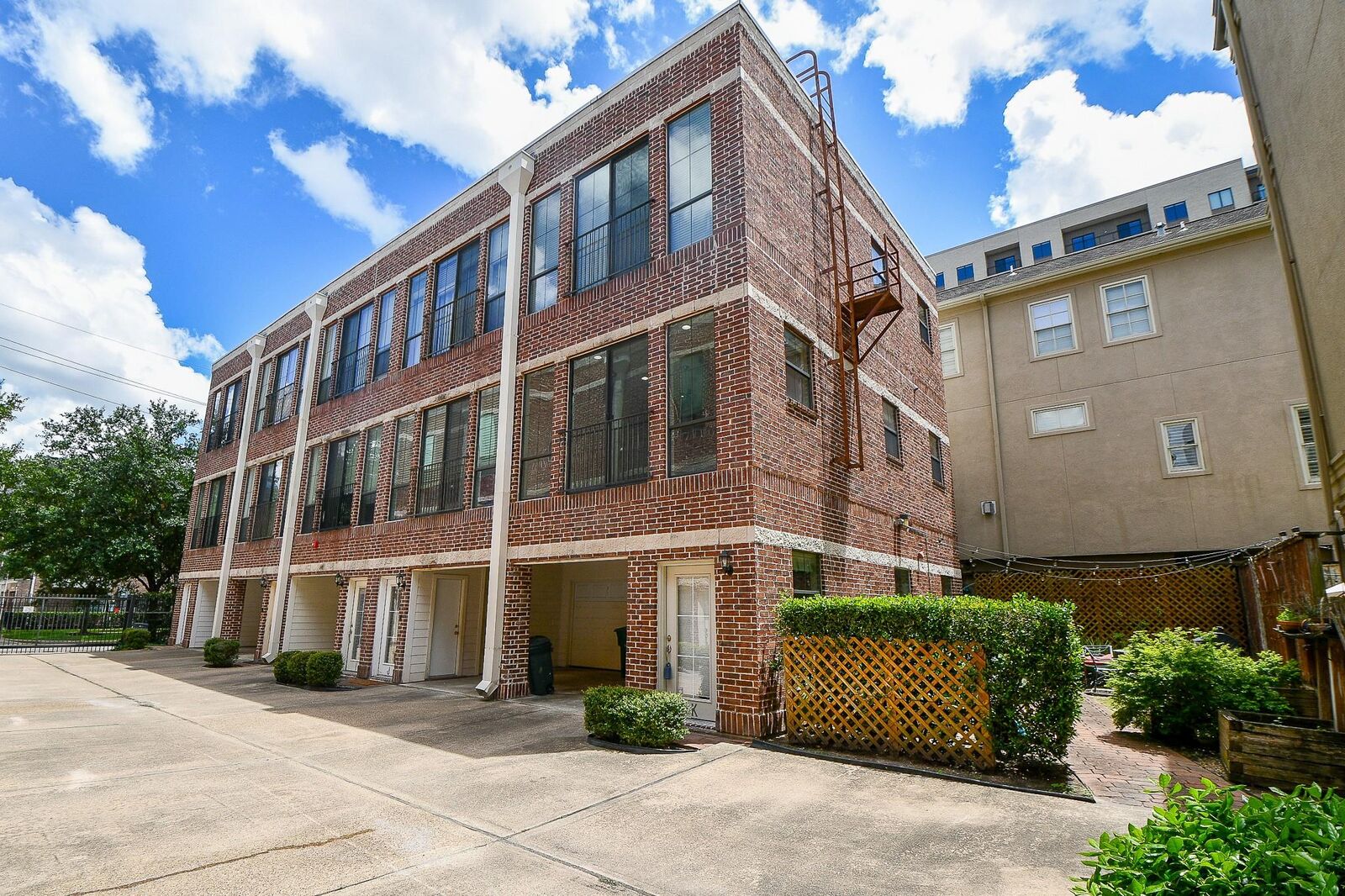 Property Photo:  118 McGowen Street K  TX 77006 
