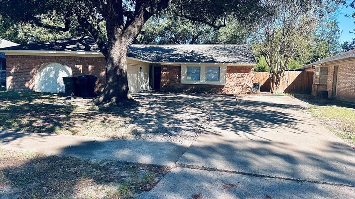 Property Photo: 3906 Almington Lane TX 77088