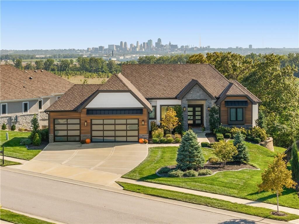 Property Photo:  2351 NW Riverview Drive  MO 64150 