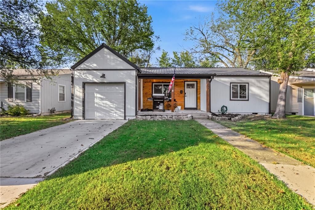 Property Photo:  1734 Main Street  KS 66064 