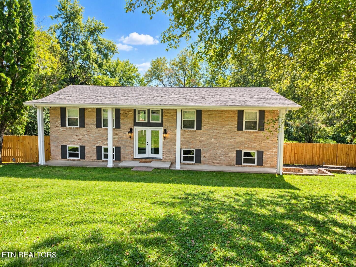 Property Photo:  1221 Laurel Rd  TN 37716 