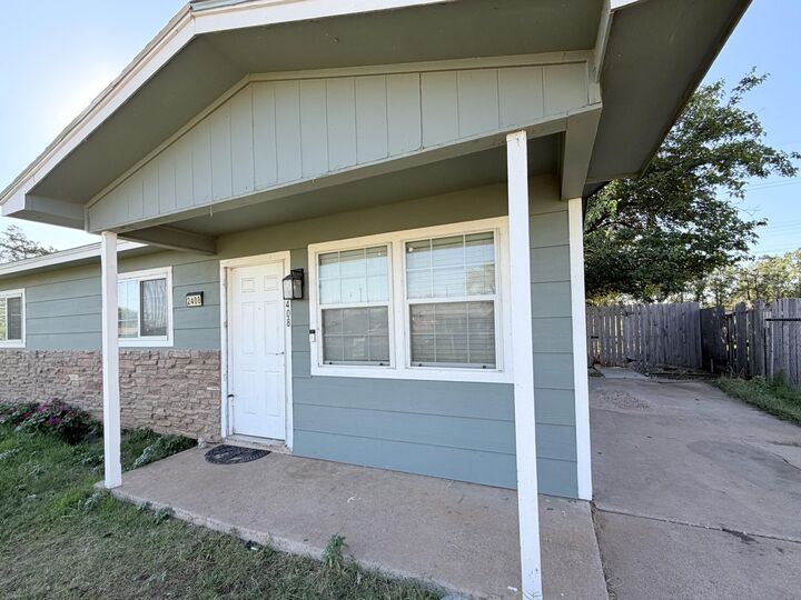 Property Photo: 2408 E 30th Street TX 79404