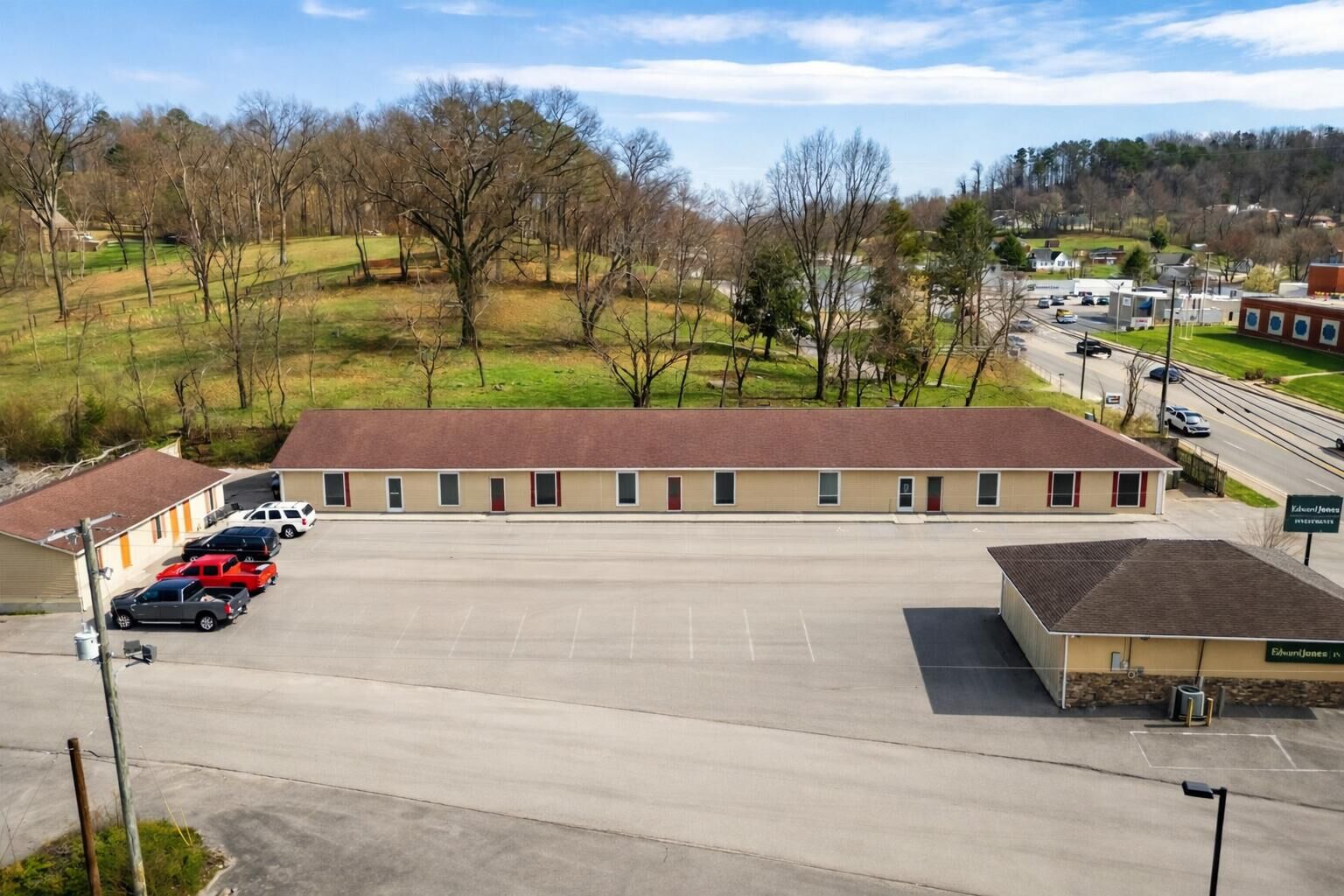 Property Photo:  1550 N Main Street  KY 40741 