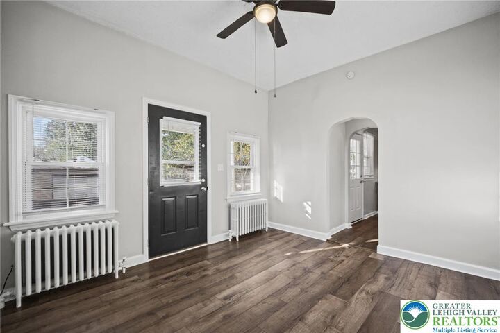 Property Photo:  555 E Garrison Street  PA 18018 