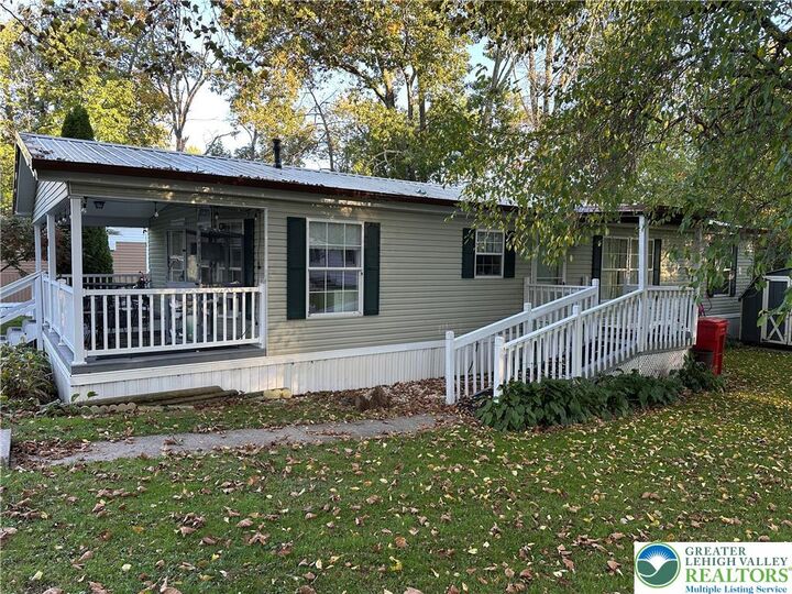 Property Photo:  40 Hickory Hills Drive  PA 18014 