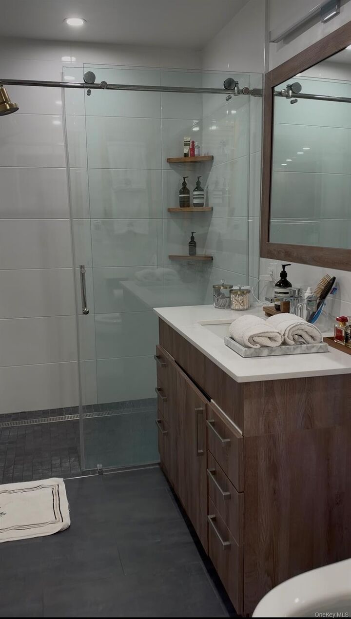 Property Photo: 108 Middle Neck Road 3G NY 11021