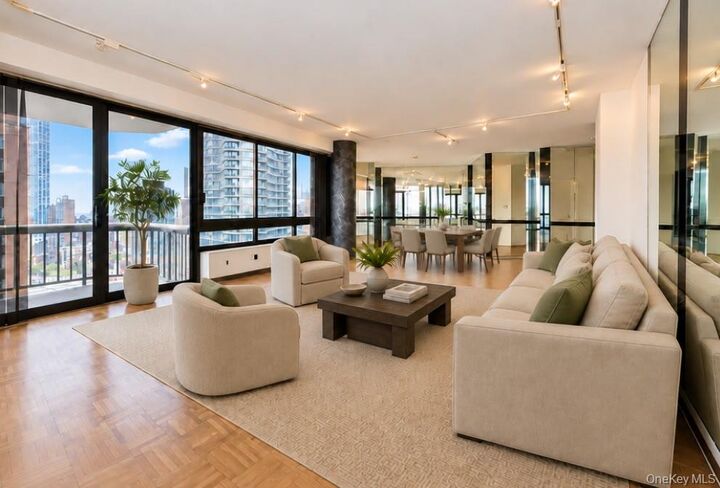 Property Photo:  167 E 61st Street 28E  NY 10065 