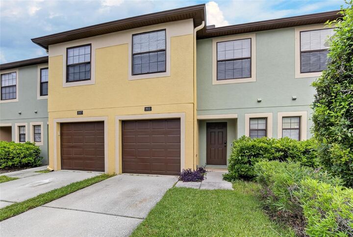 Property Photo:  2605 Oleander Lakes Drive  FL 33511 