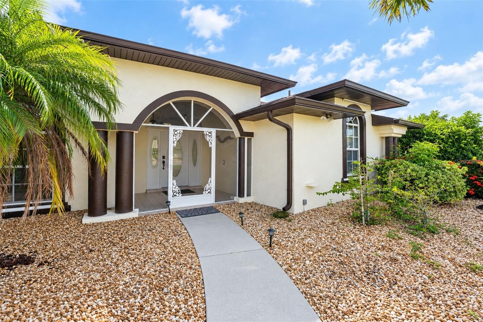 Property Photo:  25179 Campos Drive  FL 33983 