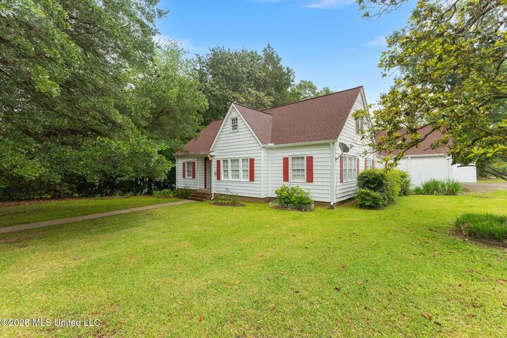 Property Photo:  750 W 13th Street  MS 39440 