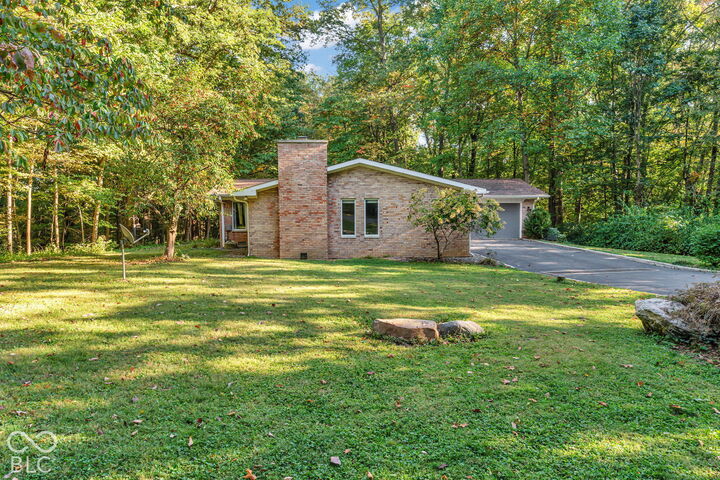 Property Photo:  1042 N Farmington Drive  IN 47933 
