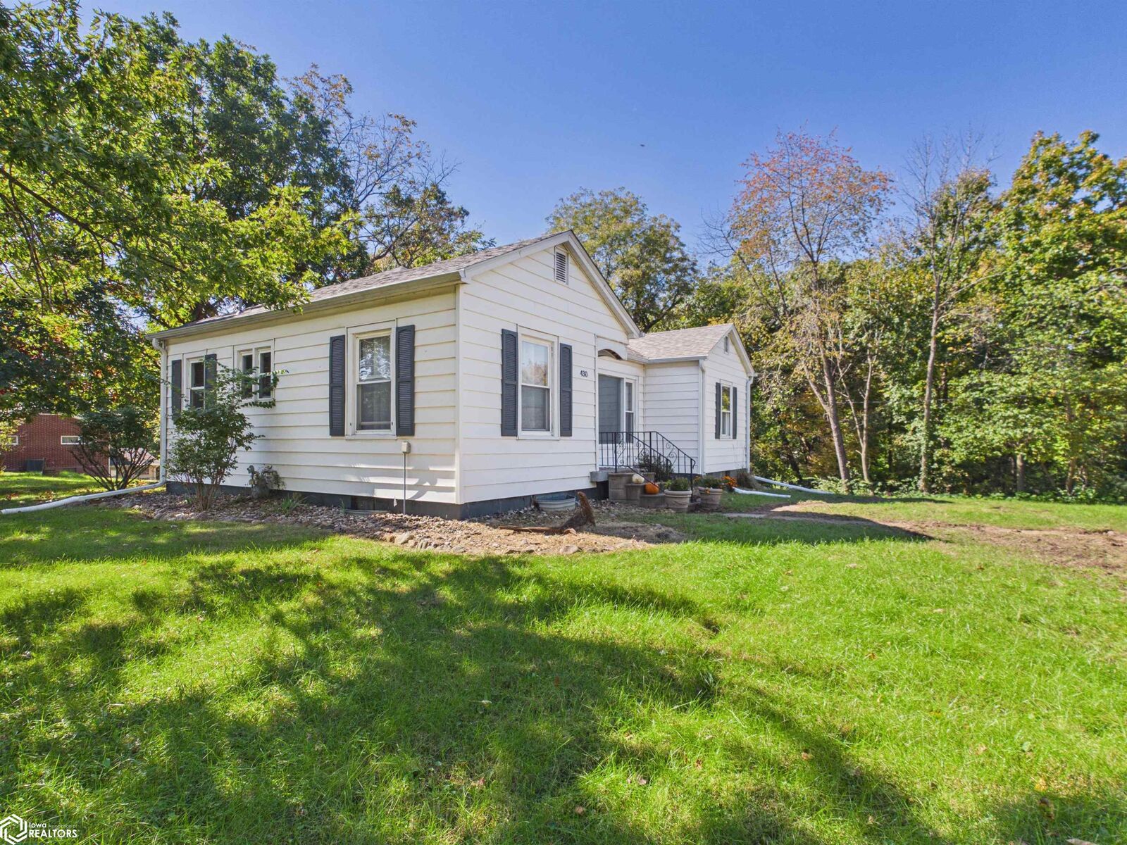 Property Photo:  430 E Park Avenue  IA 52501 