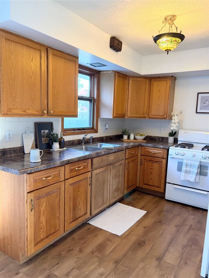 Property Photo: 808 Jones Street MI 49068-1931
