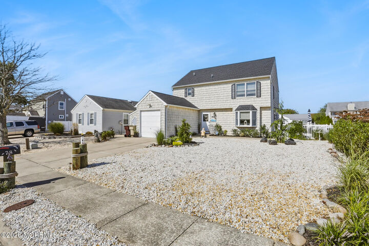 Property Photo:  78 Top Sail Court  NJ 08721 
