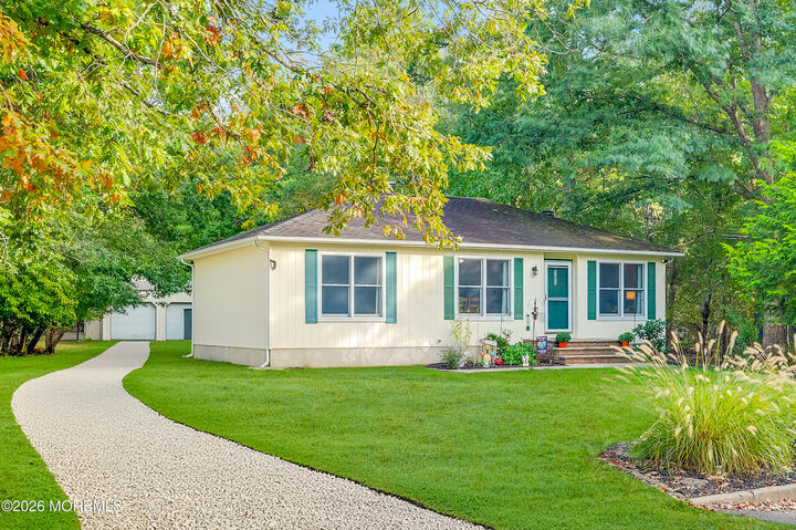 Property Photo:  165 Sams Road  NJ 08527 