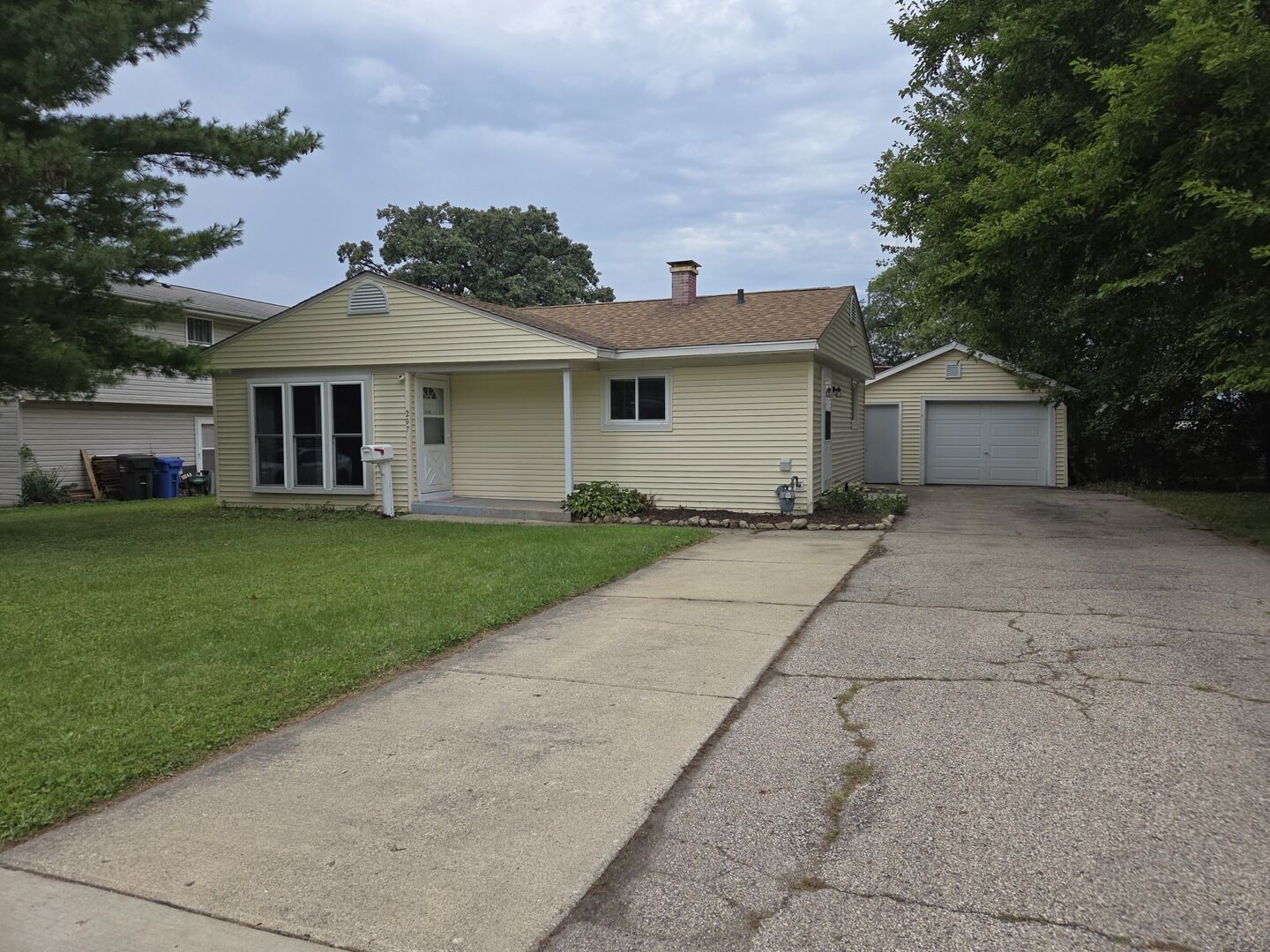 Property Photo:  207 Caddy Avenue  IL 60110 