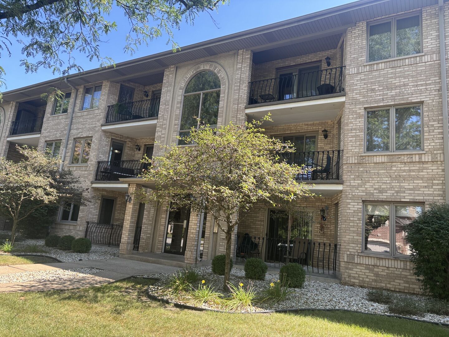 Property Photo: 8805 S 79 Avenue 11 IL 60457