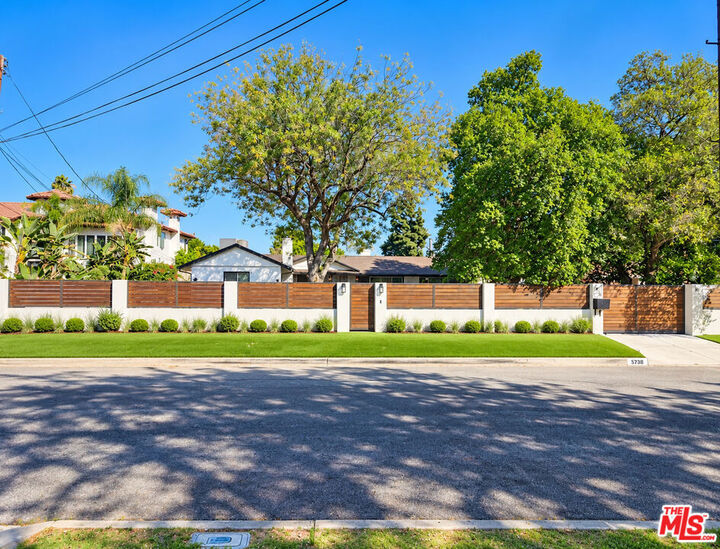 Property Photo: 5738 Rhodes Avenue CA 91607