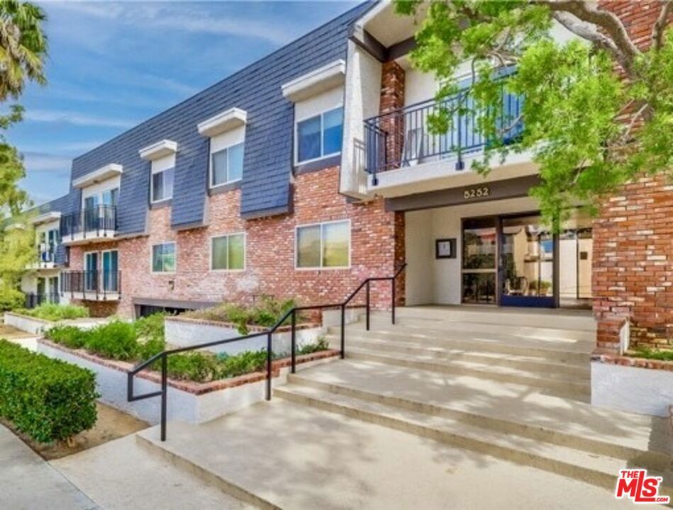 Property Photo:  5252 Coldwater Canyon Avenue 207  CA 91401 