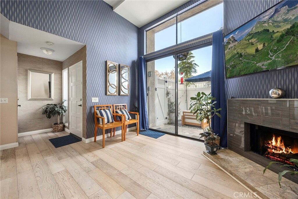Property Photo:  380 W Wilson St C102  CA 92627 