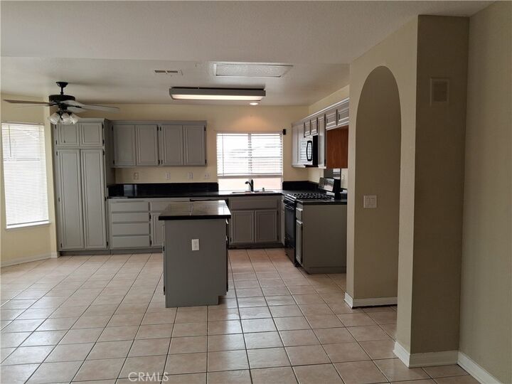 Property Photo: 828 Greenwich Court CA 92545
