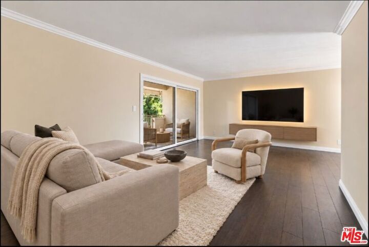 Property Photo: 3220 Merrill Drive 18 CA 90503
