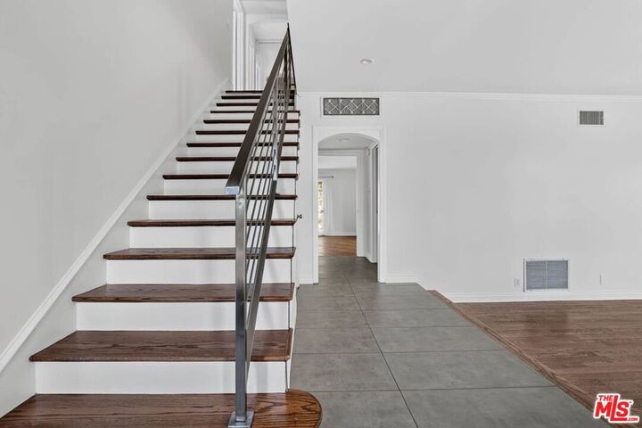 Property Photo:  6609 Whitley Terrace  CA 90068 