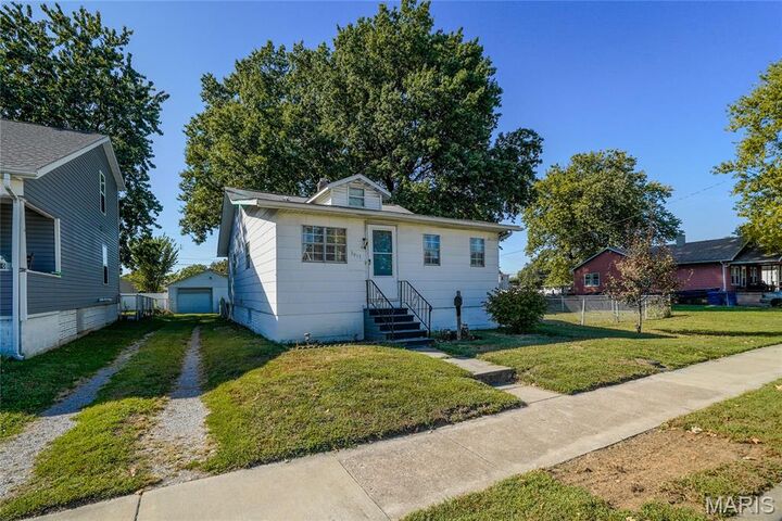 Property Photo:  3017 Buxton Avenue  IL 62040 