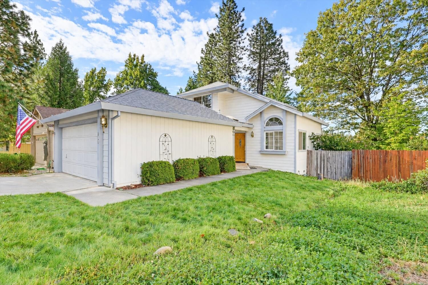 Property Photo: 211 Fairmont Drive CA 95945