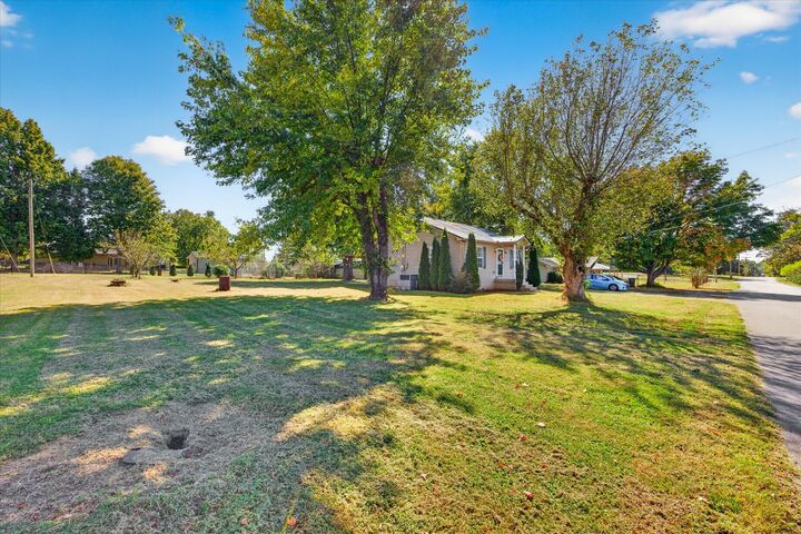 Property Photo:  523 E Park St  KY 42234 