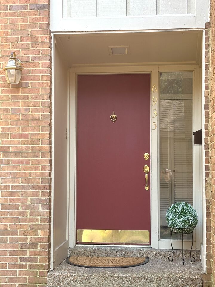 Property Photo:  6935 Highland Park Dr  TN 37205 
