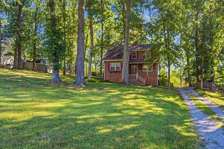 Property Photo:  822 Hillside Dr  TN 37172 