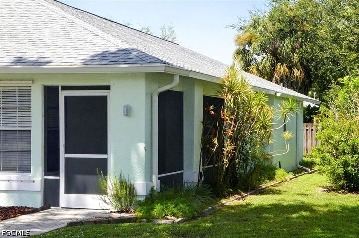 Property Photo:  13531 Fern Trail Drive  FL 33903 