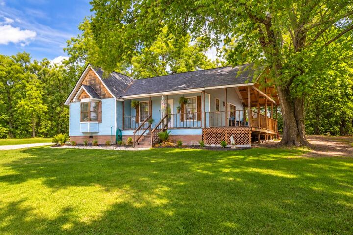 Property Photo: 311 E. Linn Street TX 75949