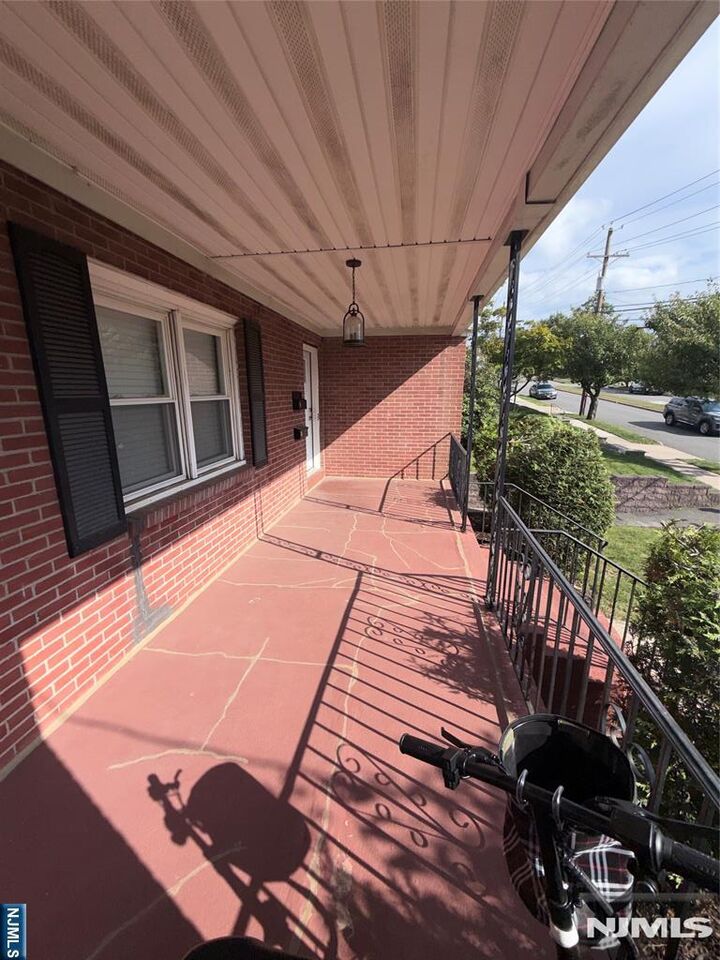 Property Photo:  424-426 Greylock Parkway  NJ 07109 
