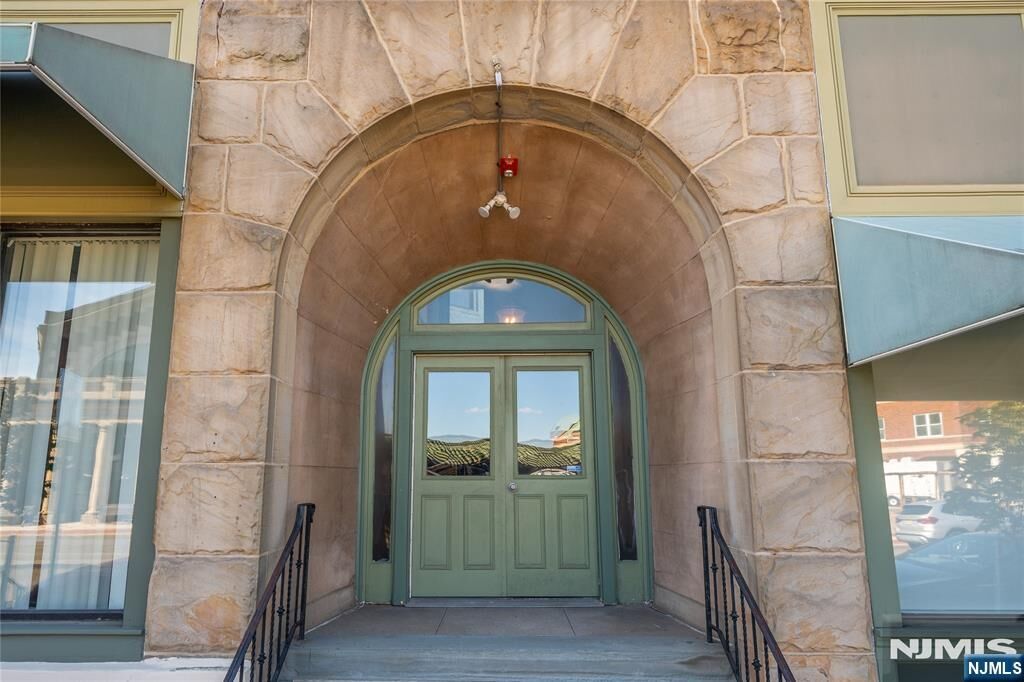 Property Photo:  295 Bloomfield Avenue C0007  NJ 07042 