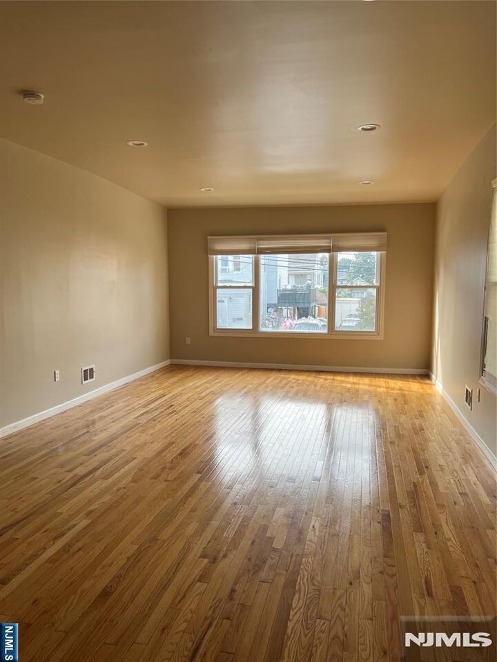 Property Photo:  485 27th Street 1  NJ 07514 